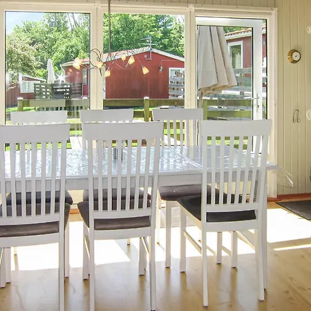 Hus 24 *